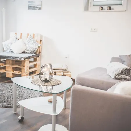 Neu! Moderne Apartment Knullwald